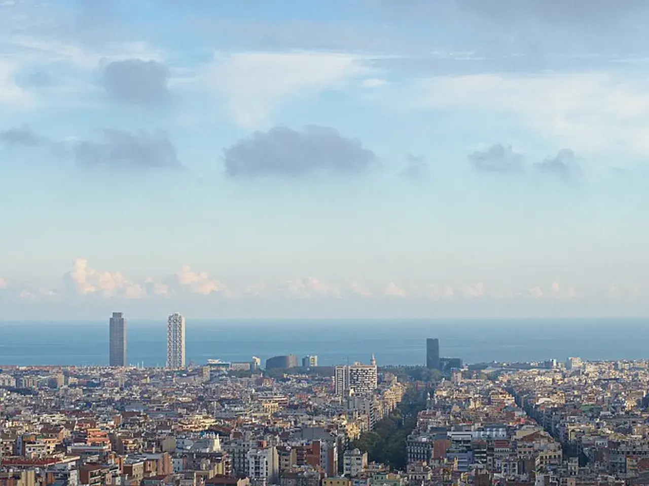 Barcelona y el Mediterráneo desde el parque Güell