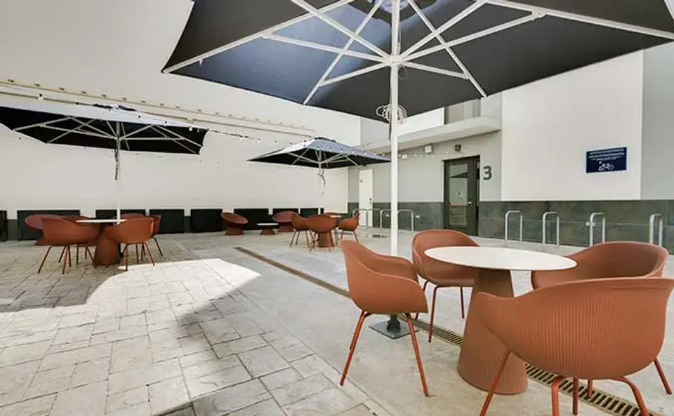 Vista de Residencia de estudiantes Livensa Living Barcelona Marina